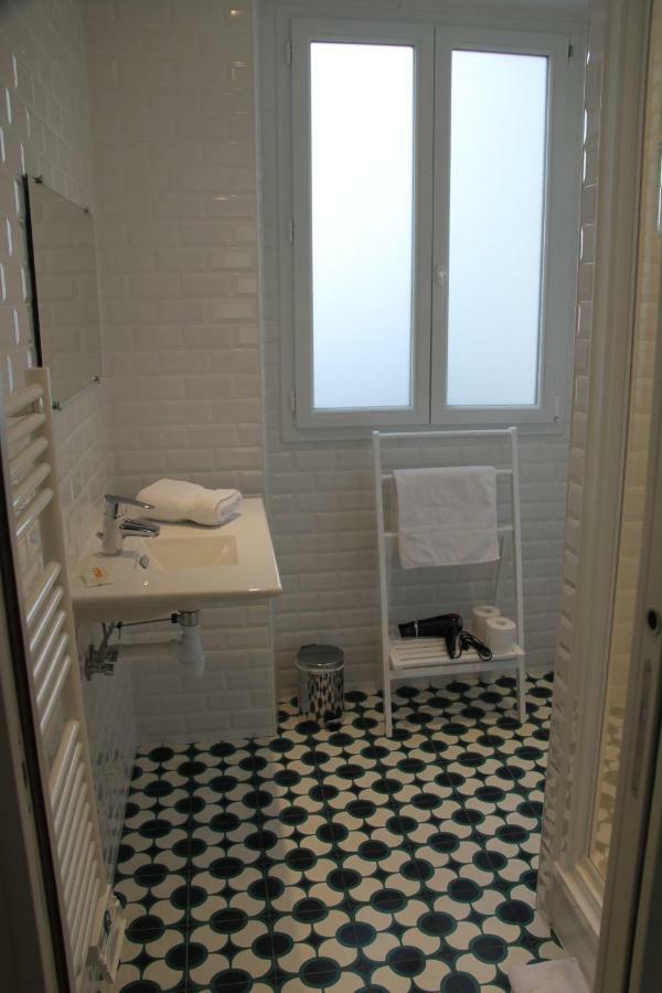 Les Toits De Paris Bed and Breakfast Εξωτερικό φωτογραφία