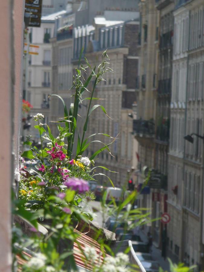 Les Toits De Paris Bed and Breakfast Εξωτερικό φωτογραφία